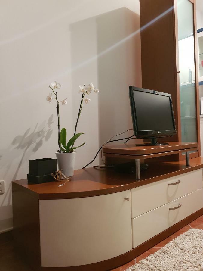 Studio Legend โรวีน ภายนอก รูปภาพ
